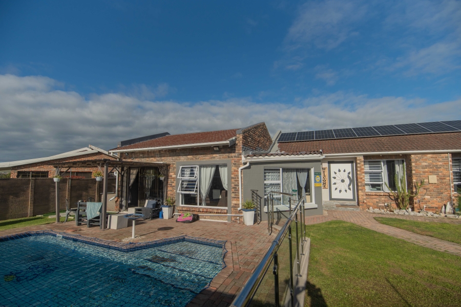 6 Bedroom Property for Sale in Sherwood Eastern Cape